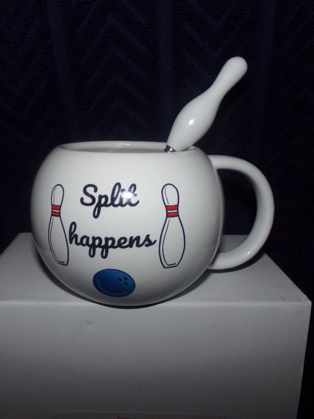 " Split Happens " Novelty Bowling coffee mug cup with Pin shape stirring spoon